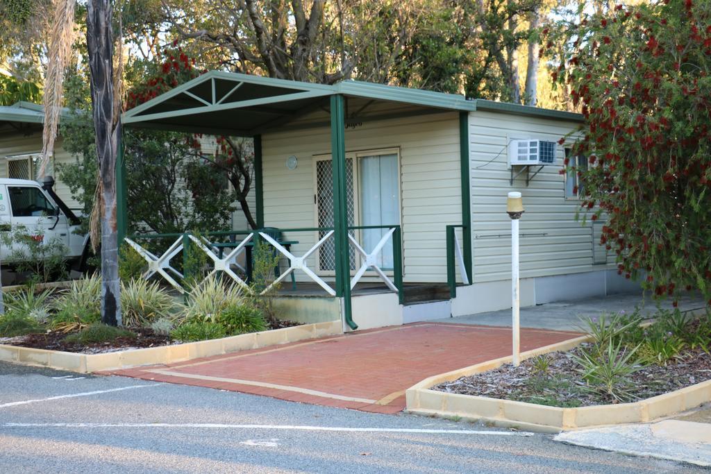 Acclaim Kingsway Tourist Park Hotel Madeley Exterior photo